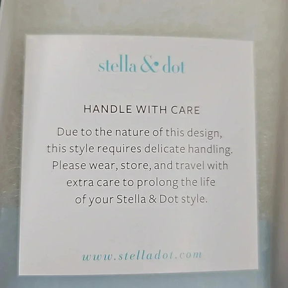 NIB - Retired Stella & Dot Kari Layered Necklace Silver Delicate Versatile - Picture 11 of 14